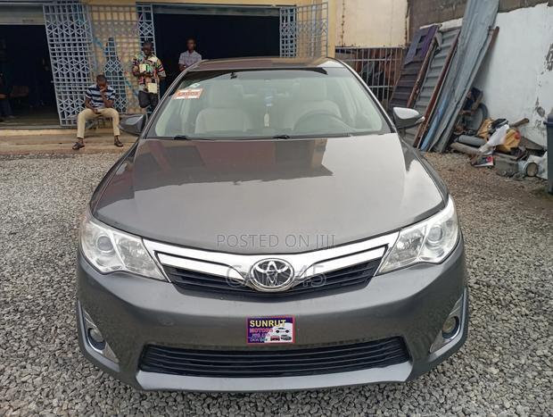 Toyota Camry 2012 Gray