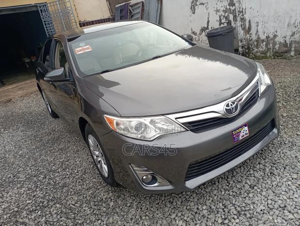 Toyota Camry 2012 Gray