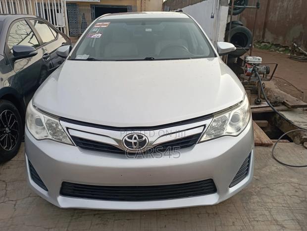Toyota Camry 2012 Silver