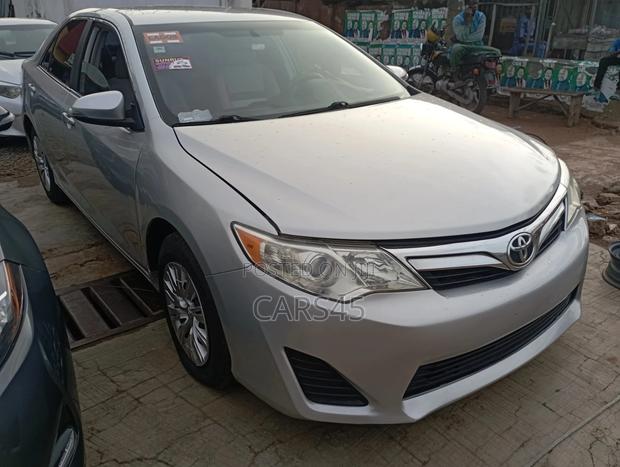 Toyota Camry 2012 Silver