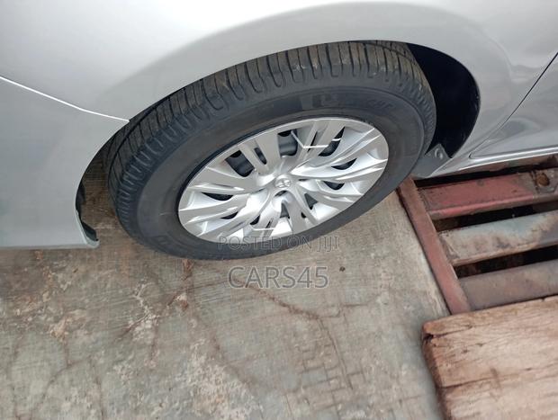 Toyota Camry 2012 Silver