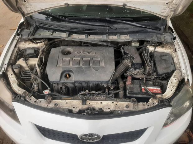 Toyota Corolla 2009 White