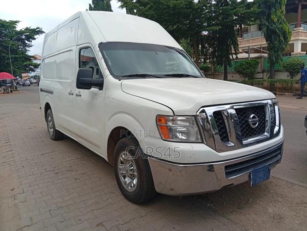 Nissan NV3500 2017 White
