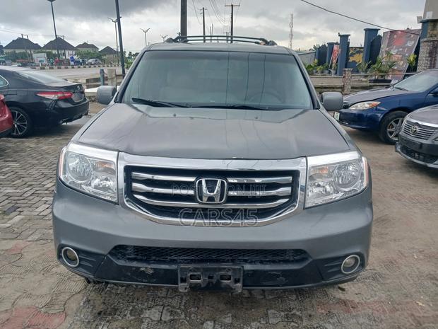Honda Pilot Touring 4dr SUV (3.5L 6cyl 5A) 2009 Gray