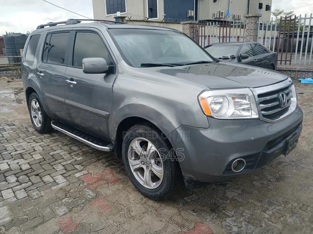 Honda Pilot Touring 4dr SUV (3.5L 6cyl 5A) 2009 Gray