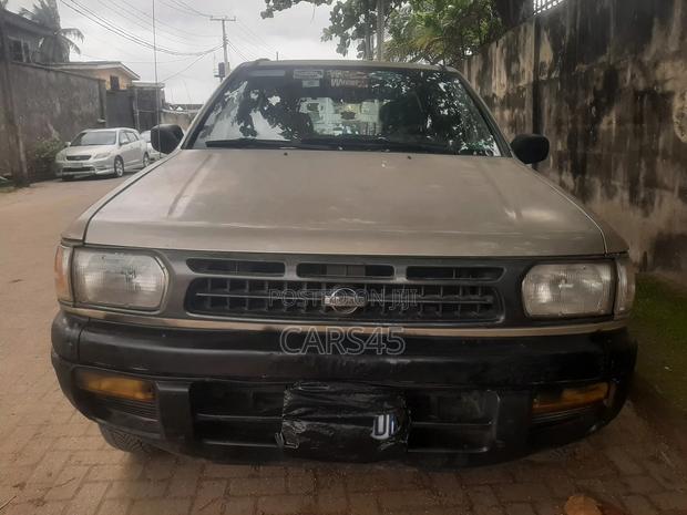 Nissan Pathfinder 1998 Gold