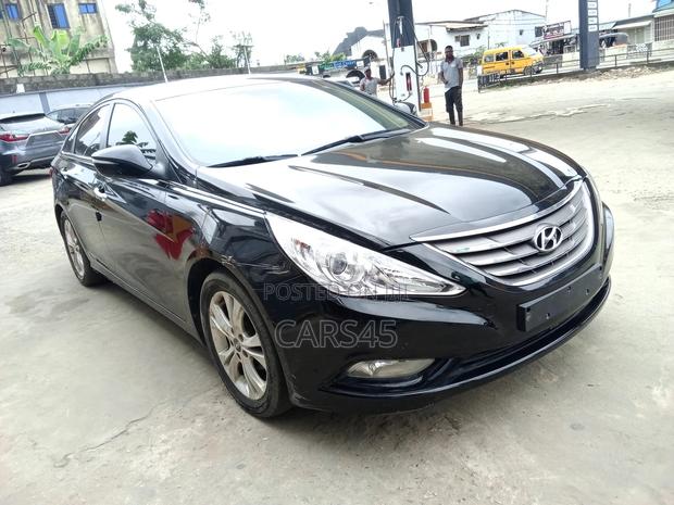 Hyundai Sonata 2011 Black