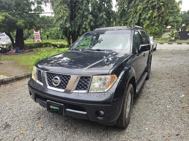 Nissan Pathfinder 2007 Black