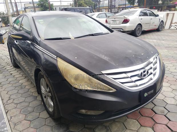 Hyundai Sonata 2011 Black
