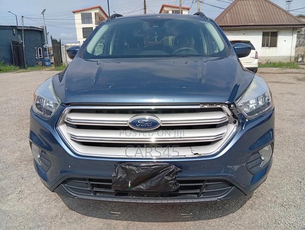 Ford Escape SE FWD 2018 Green