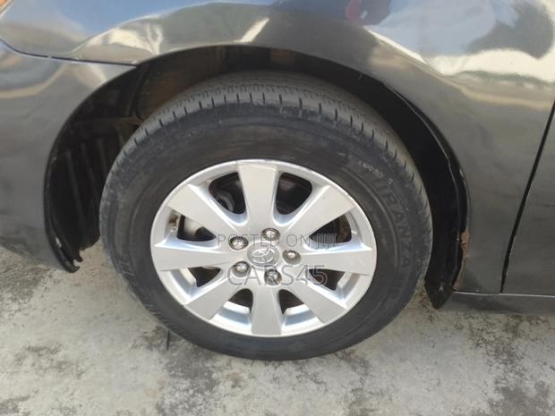 Toyota Camry 2009 Gray