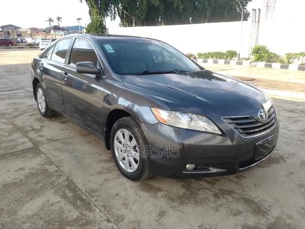 Toyota Camry 2009 Gray