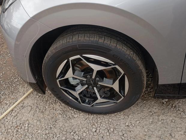 New Lynk & Co Z20 2025 Gray