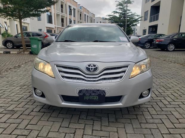 Toyota Camry 2011 Silver
