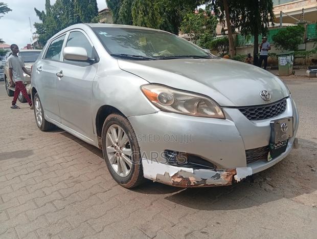 Toyota Matrix 2009 Gray