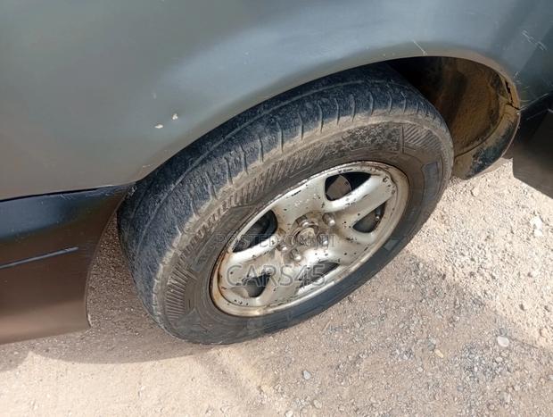 Toyota Sienna 2002 Gray