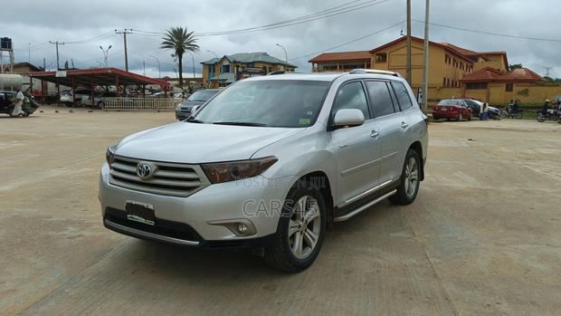 Toyota Highlander Limited 3.5l 4WD 2013 Silver