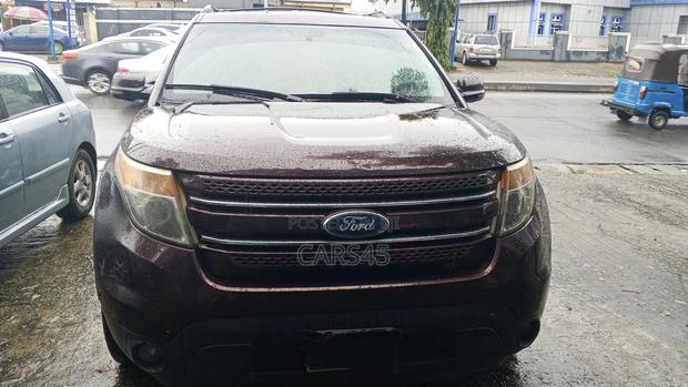 Ford Explorer Base 4dr 4x4 (3.5L 6cyl 6A) 2011 Red