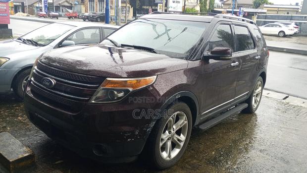 Ford Explorer Base 4dr 4x4 (3.5L 6cyl 6A) 2011 Red