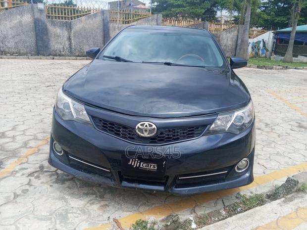 Toyota Camry 2012 Gray