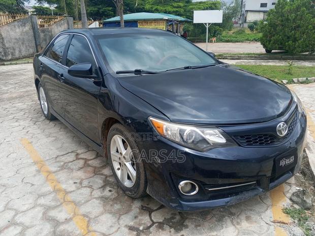 Toyota Camry 2012 Gray