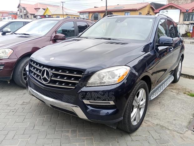 Mercedes-Benz M Class 2012 Blue