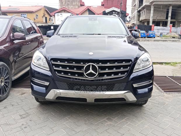 Mercedes-Benz M Class 2012 Blue