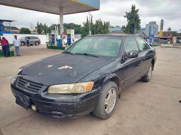 Toyota Camry Automatic 1998 Black