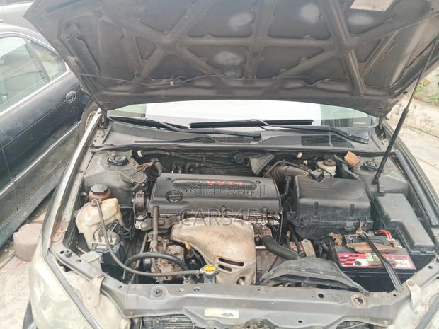Toyota Camry 2004 Gray