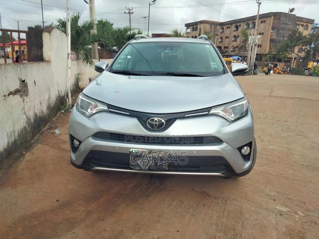 Toyota RAV4 2016 Silver