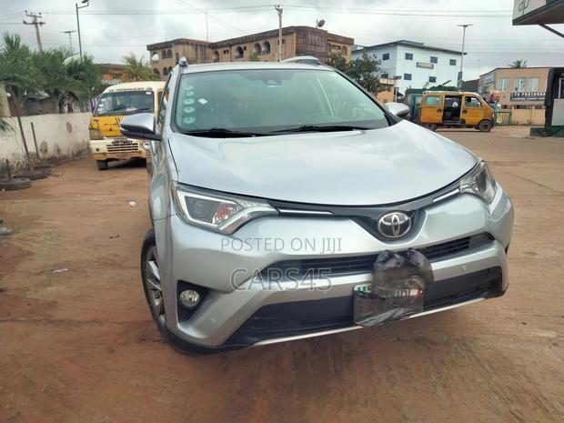 Toyota RAV4 2016 Silver