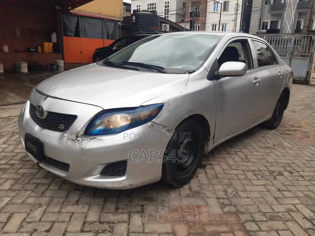 Toyota Corolla 2010 Silver