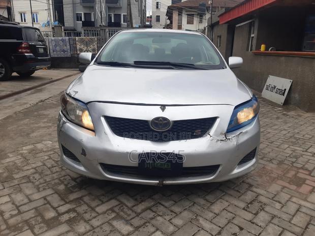 Toyota Corolla 2010 Silver