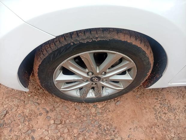 Hyundai Avante 2011 White