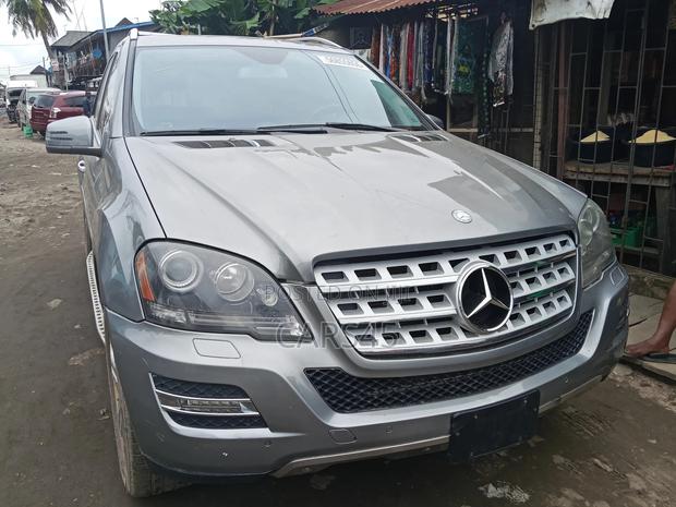 Mercedes-Benz M Class 2011 Gray