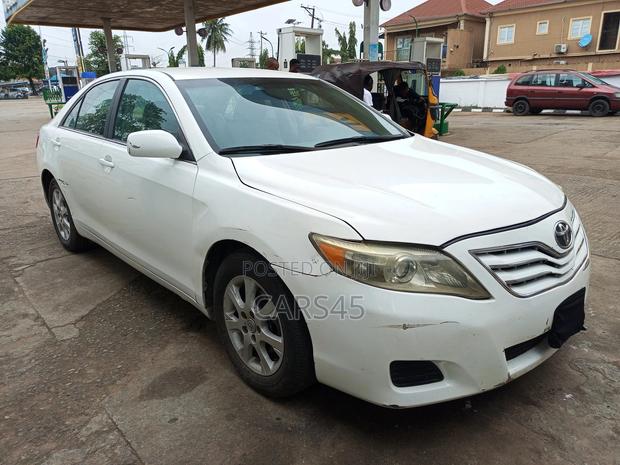 Toyota Camry 2010 White