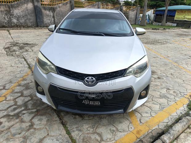 Toyota Corolla 2015 Silver