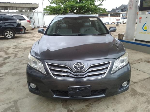 Toyota Camry 2011 Gray