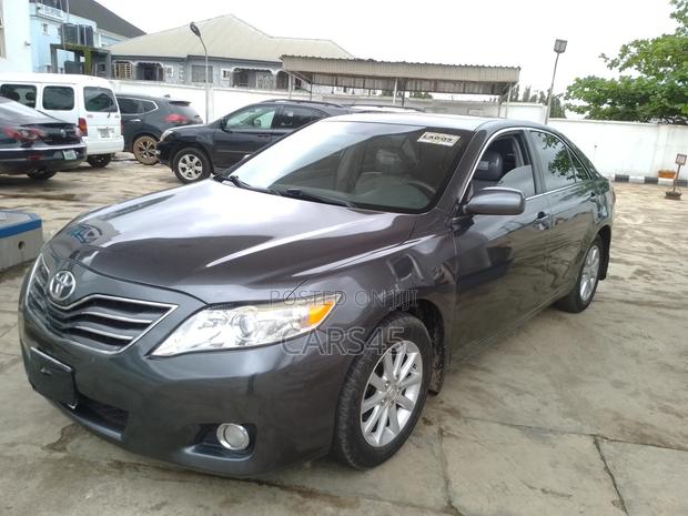 Toyota Camry 2011 Gray