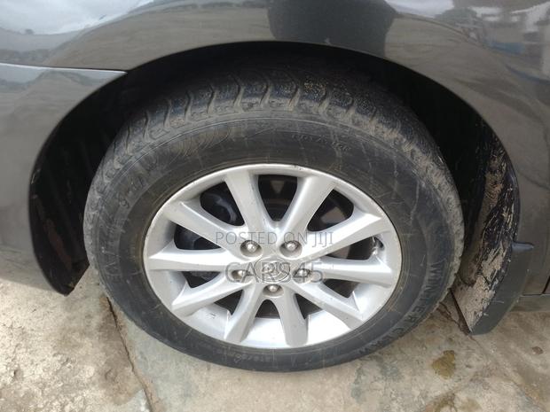 Toyota Camry 2011 Gray