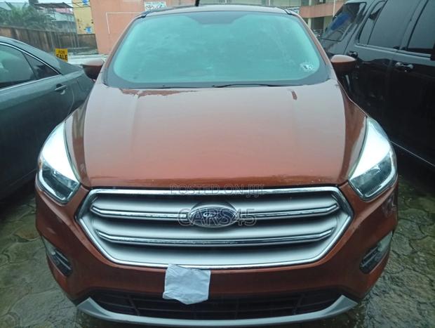 Ford Escape 2017 Gold