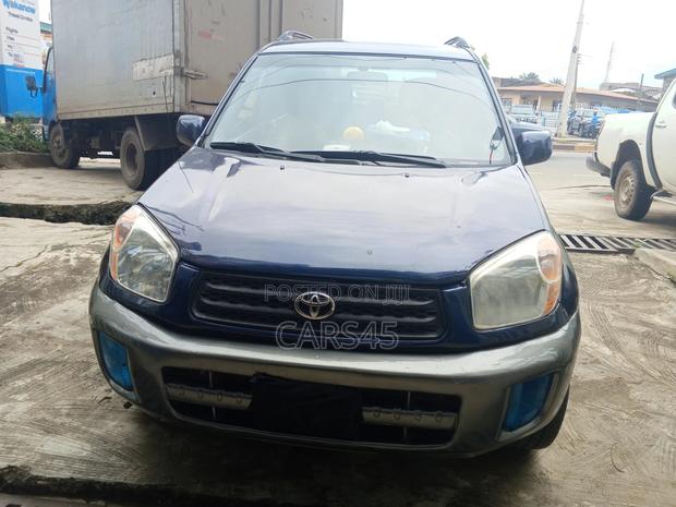 Toyota RAV4 2001 Blue