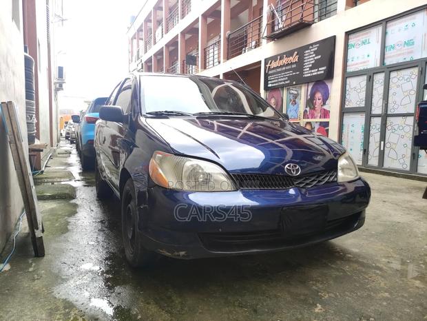 Toyota Echo 1999 Blue