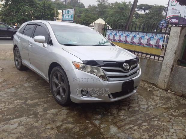 Toyota Venza 2011 Silver