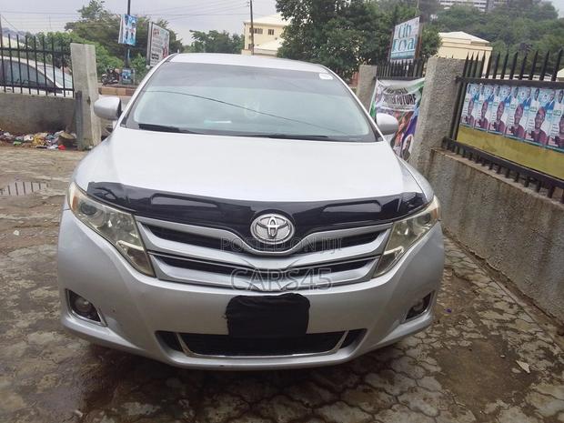 Toyota Venza 2011 Silver