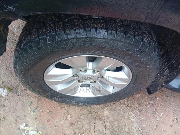 Toyota Hilux 2016 Black