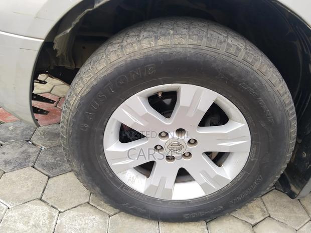 Nissan Pathfinder 2005 Silver
