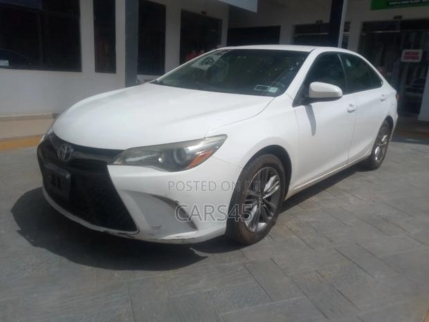 Toyota Camry 2017 White
