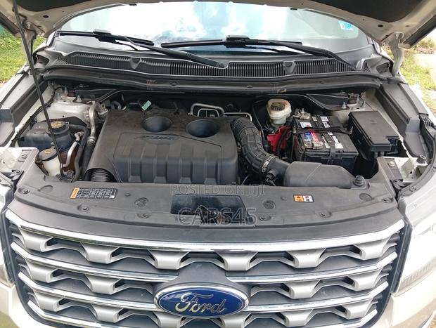 Ford Explorer XLT 4dr FWD (2.3L 4cyl 6A) 2017 Gold