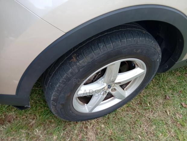 Ford Explorer XLT 4dr FWD (2.3L 4cyl 6A) 2017 Gold